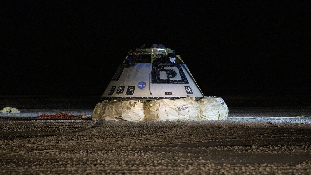 CST-100 после посадки во время своего первого тестового беспилотного полета на орбиту. Взято из Яндекс-картинок