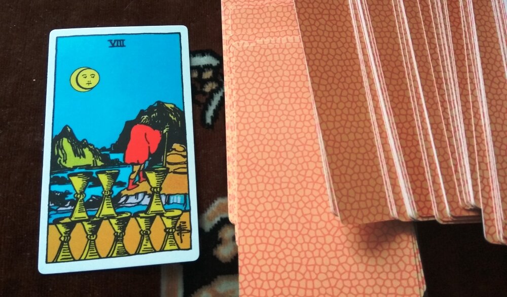8 кубков таро райдос. 8 кубков да нет таро. 8 кубков таро райдос. Восьмерки в таро. Карта таро восьмерка кубков.
