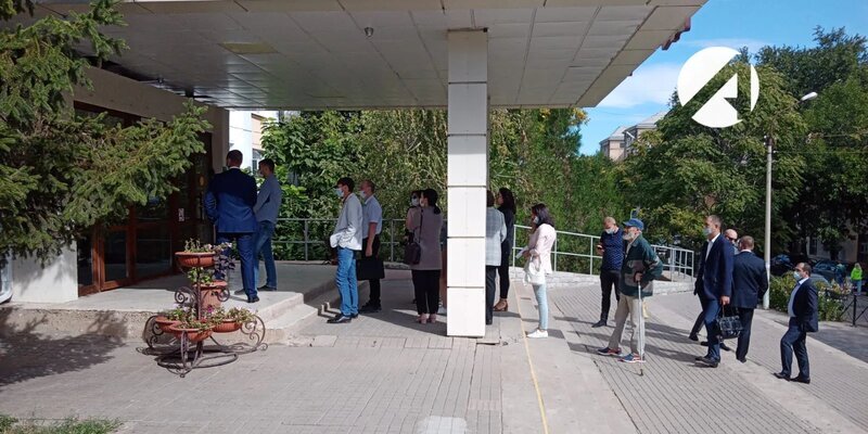 17 сентября 2021 года. Очередь на избирательный участок. Астрахань