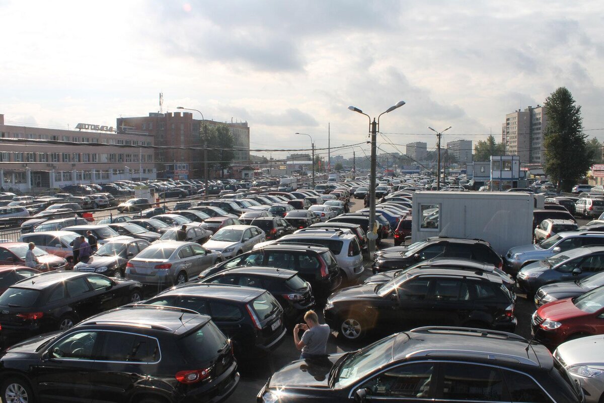 Автомобильный рынок Санкт-Петербург, 2018 год.