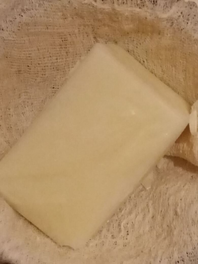 Получаем вот такой "кирпичик" из морозилки.
