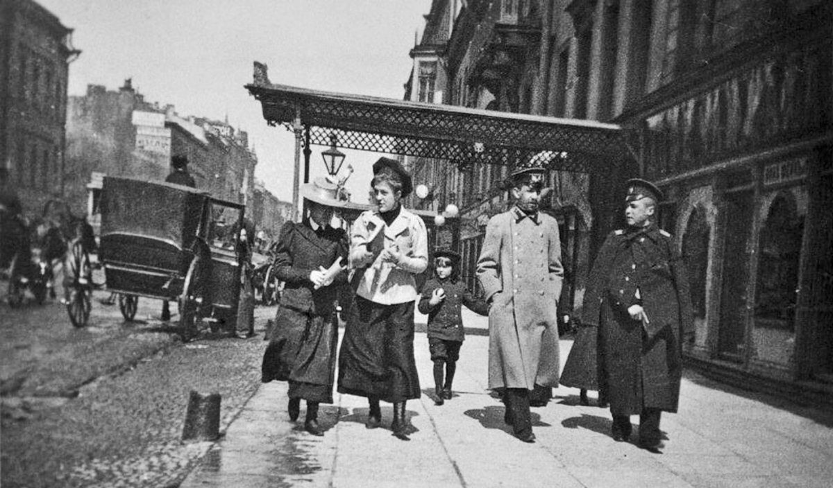 Зритель начала прошлого. Альфред Эберлинг Петербург. Альфред Эберлинг фотограф. Альфред Эберлинг фотографии Санкт-Петербург. Альфред Эберлинг фото Петербурга.