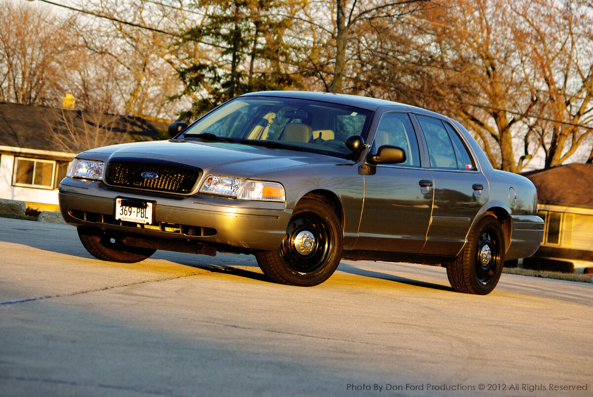 Ford crown victoria фото