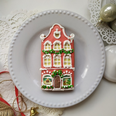 Пряник от в виде домика европейской архитектуры (изготовление пряника и фото Кати Замолотчиковой).