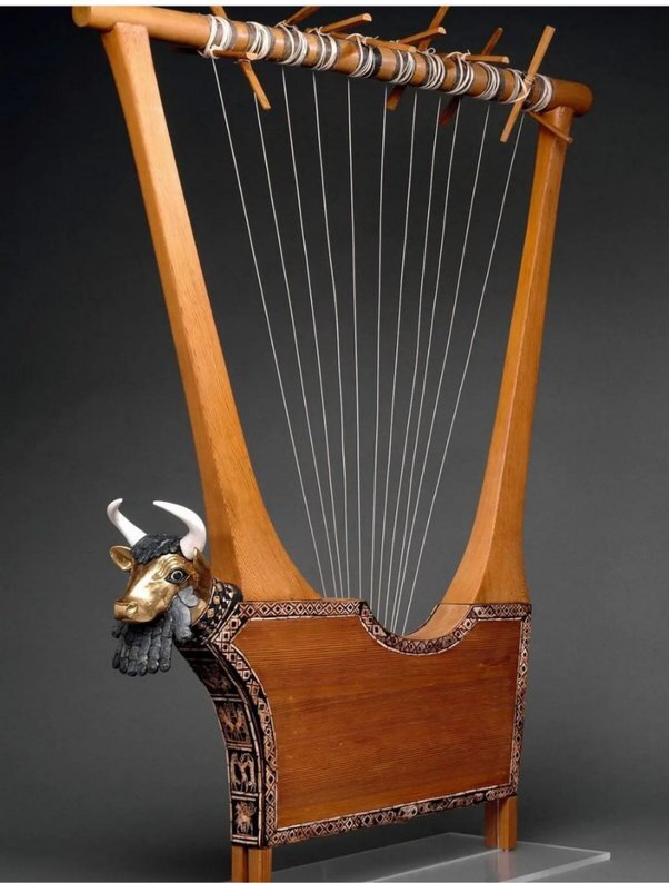 В древней Греции как-то был изобретен необычный музыкальный инструмент. Мастер, Перилай, отлил из бронзы быка.-2