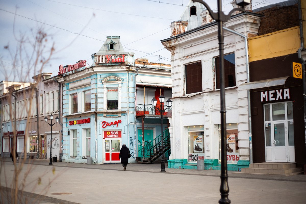 Улица Пестеревская (ныне Урицкого). Стеклянную галерею уничтожили в декабре 1917-го.