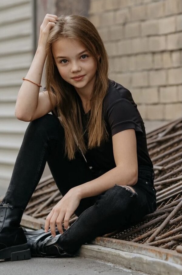 Молодые актрисы 2023. Маша Абрамова модель.