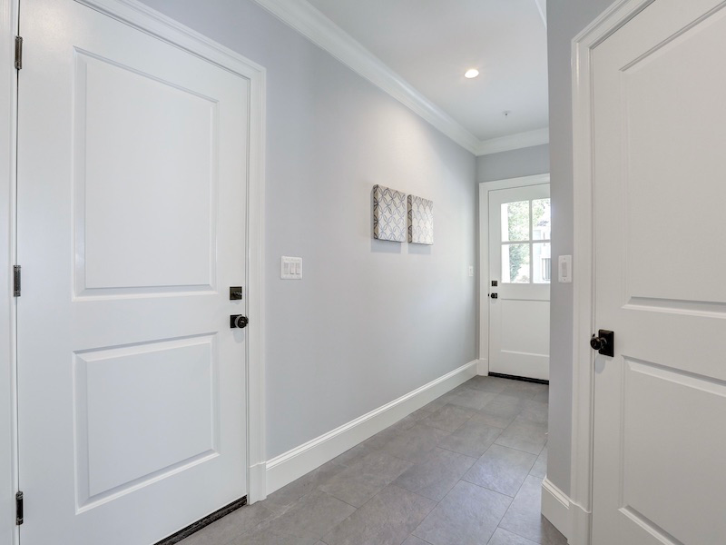 Панельные  двери 