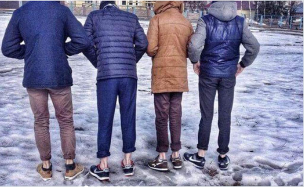 У этих молодых людей именно подкаты