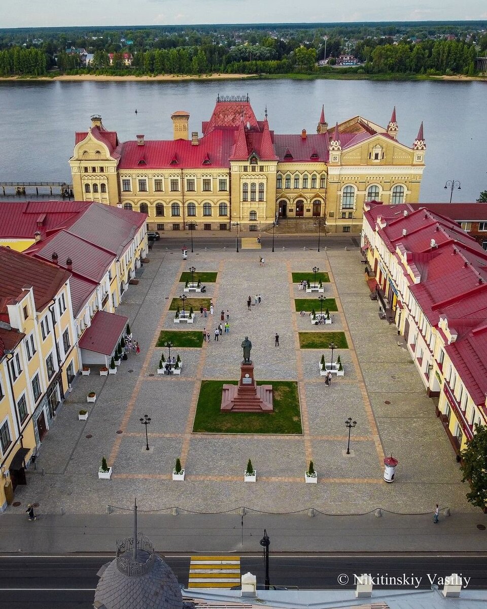 Красная площадь, Рыбинский музей-заповедник, Хлебный двор и Красный двор