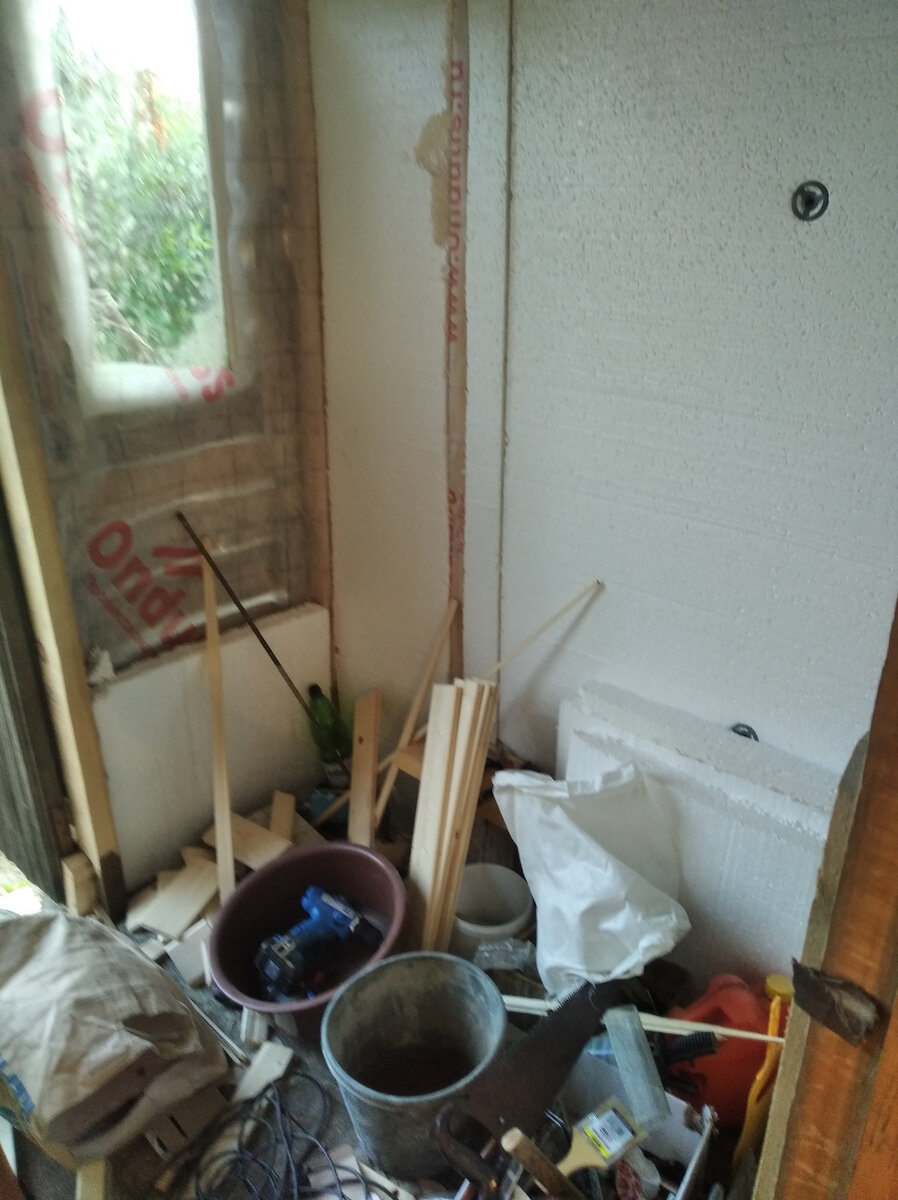 Предбанник тоже решил утеплить...