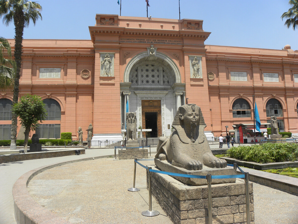 фото с сайта https://turizm.e1.ru/cairo/sights/muzei-egipetskij-muzej-5697/