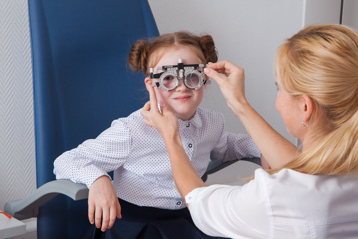 Охрана зрения екатеринбург. Помещение для детей со зрением. Ортокератологические линзы для детей. Проверять зрение дет сад. Зрение детей в 21 веке.