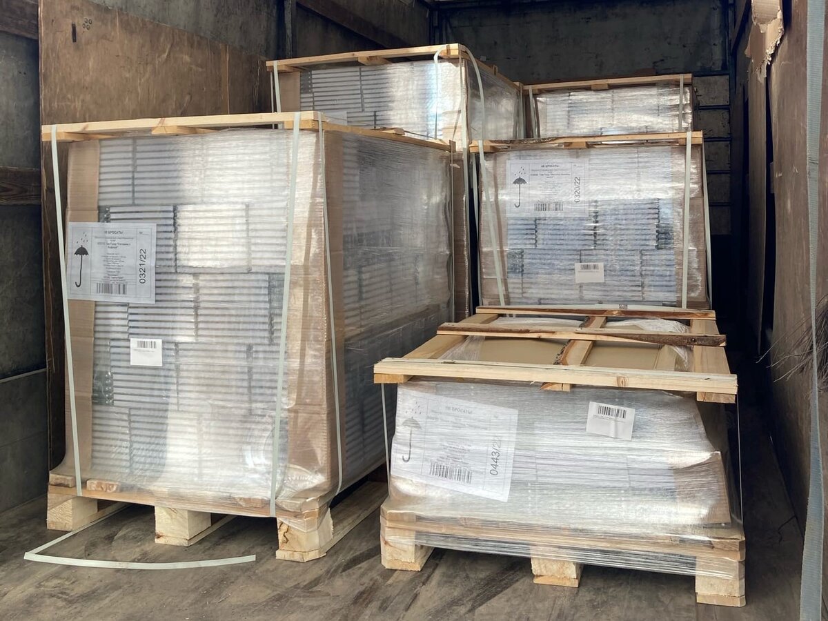 Разгрузка новоприбывших тиражей