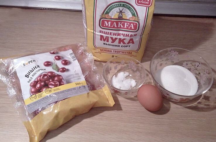 Необходимые продукты для вареников.