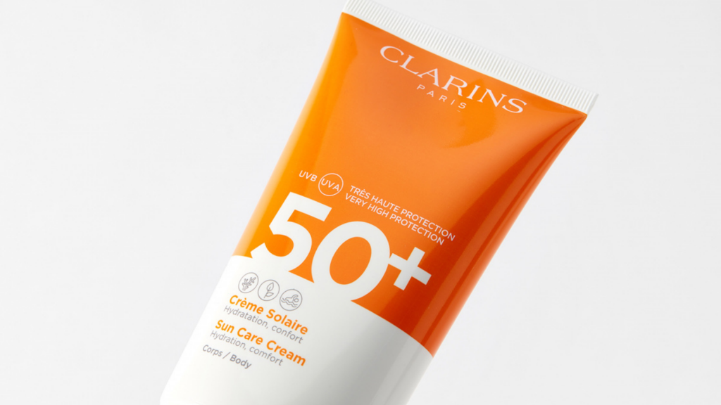Хороший солнцезащитный крем для тела spf 50. Кларанс солнцезащитный крем 50. Clarins Dry Touch facial Sun Care Cream SPF 50+. Clarins солнцезащитный крем для лица SPF 50+. Лореаль солнцезащитный крем СПФ 50.