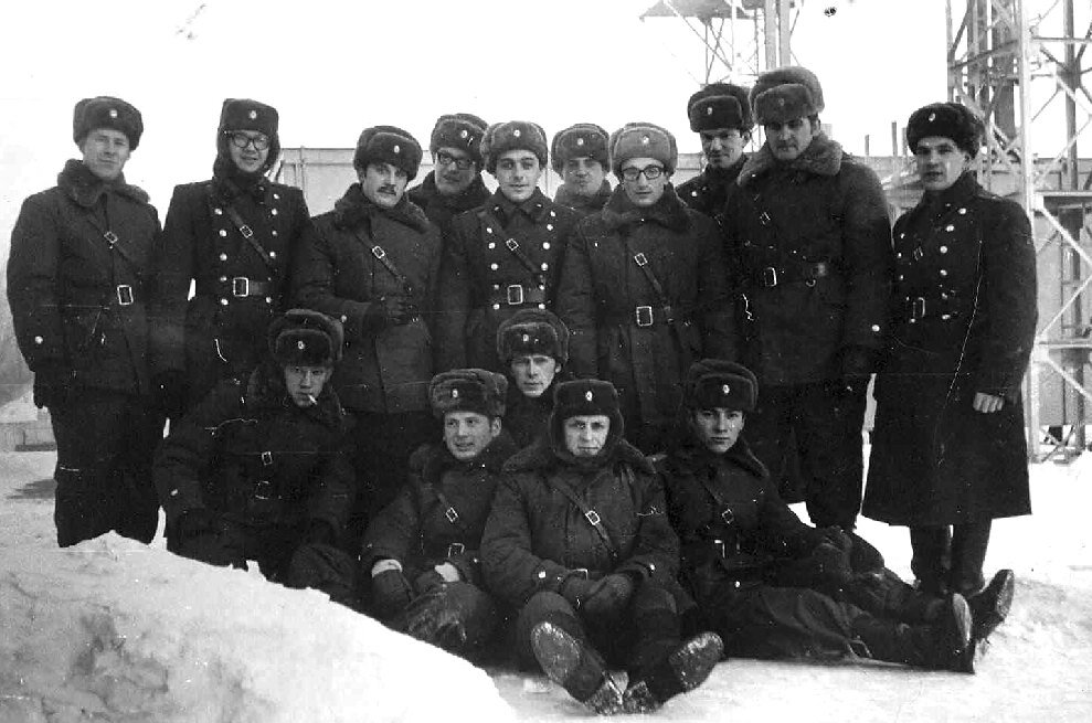 в пехоте офицер в очках был довольно редким явлением...