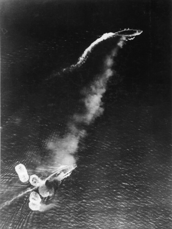 Fig. 03. 1941.12.10 Japanese high-level bombing attack on battleship HMS «Prince of Wales» & battlecruiser HMS «Repulse».