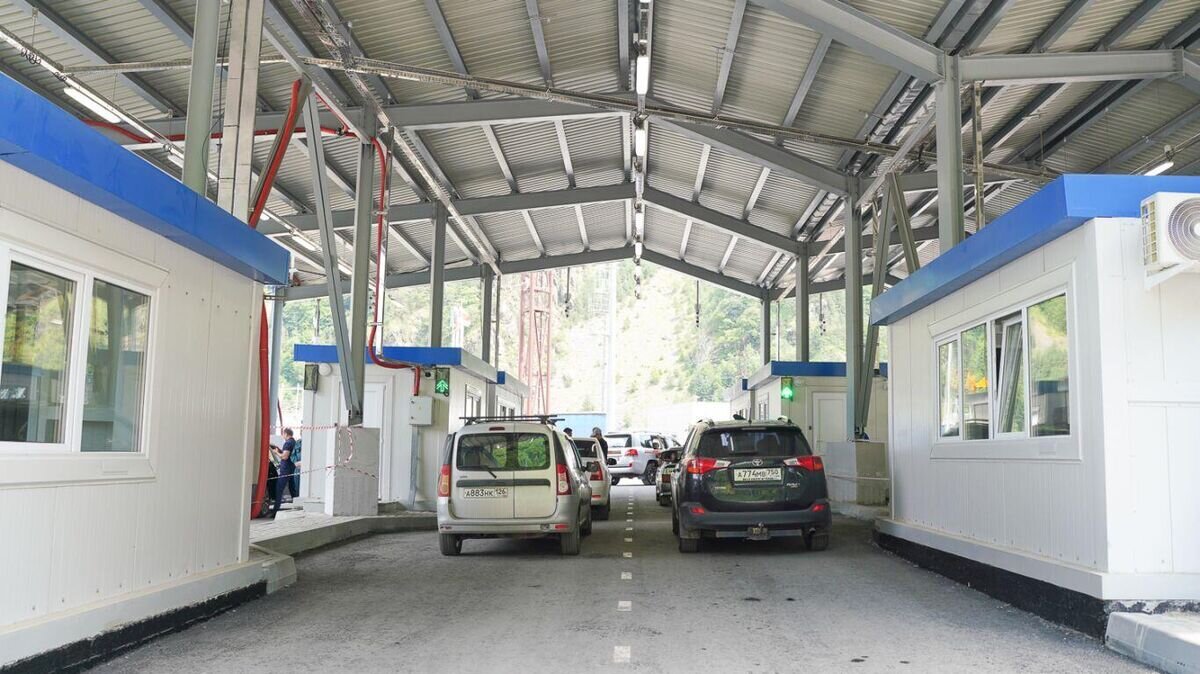    Автомобильный пункте пропуска через государственную границу РФ "Верхний Ларс"© Фото : пресс-служба администрации республики Северная Осетия - Алания