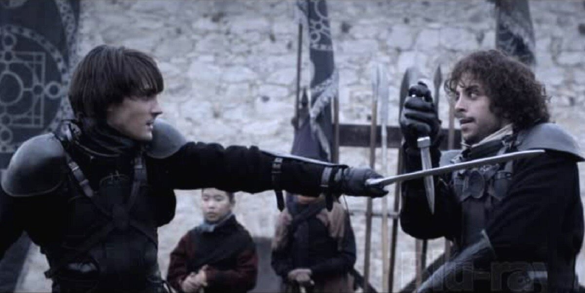 - Блин, Димон, какой же ты нервный! Да я просто колбаску порезать хотел, успокойся! 