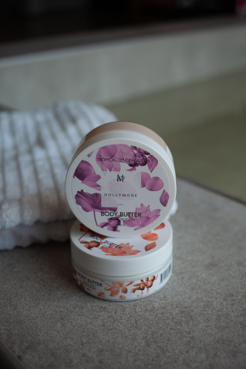 DOLLYMORE BODY BUTTER PROPICAL TENDERNESS и CREAM SHEA насыщены антиоксидантными и противовоспалительными маслами кешью и комбо