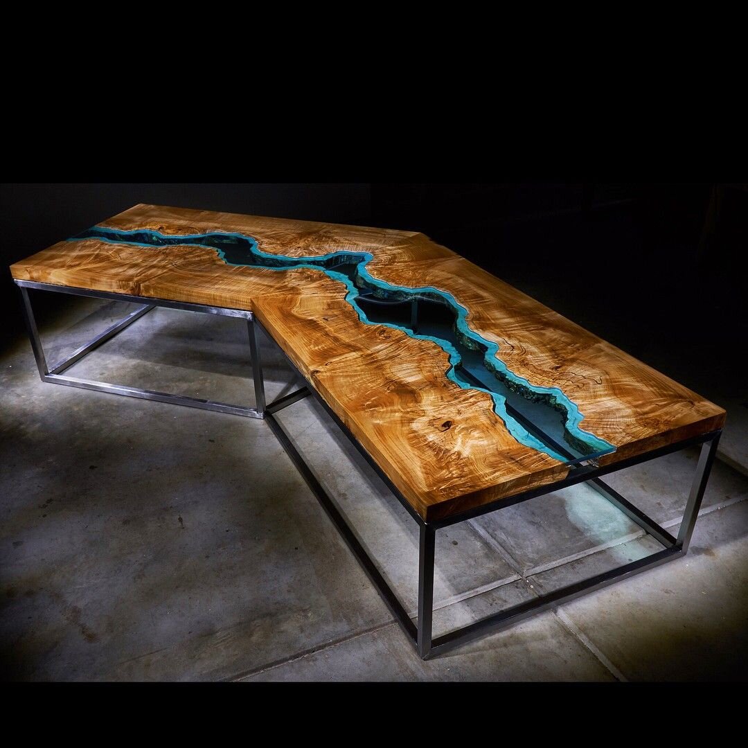 Такой  стол отлично подойдет паре, которая работает бок о бок на ПК) Теперь буду мечтать о таком!