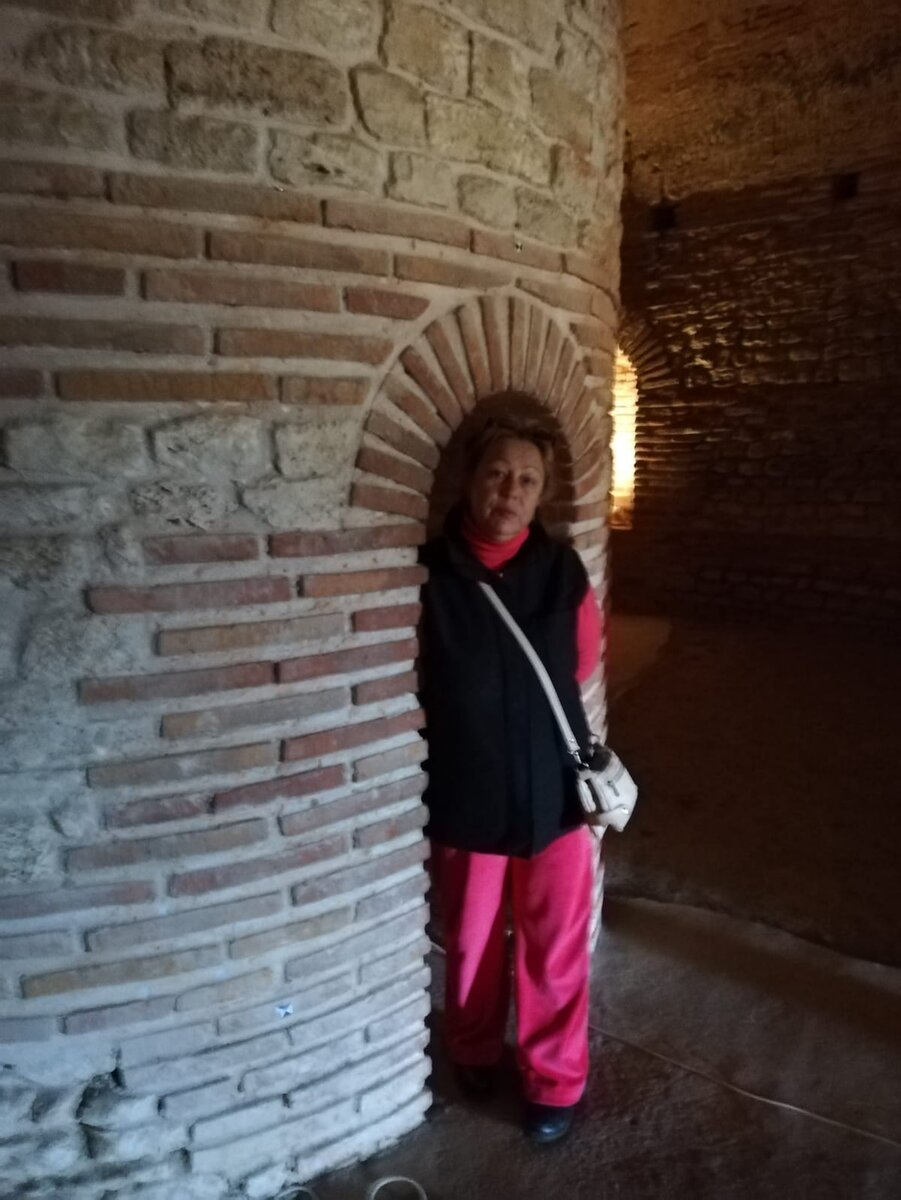 Фракийская купольная гробница.   Болгария