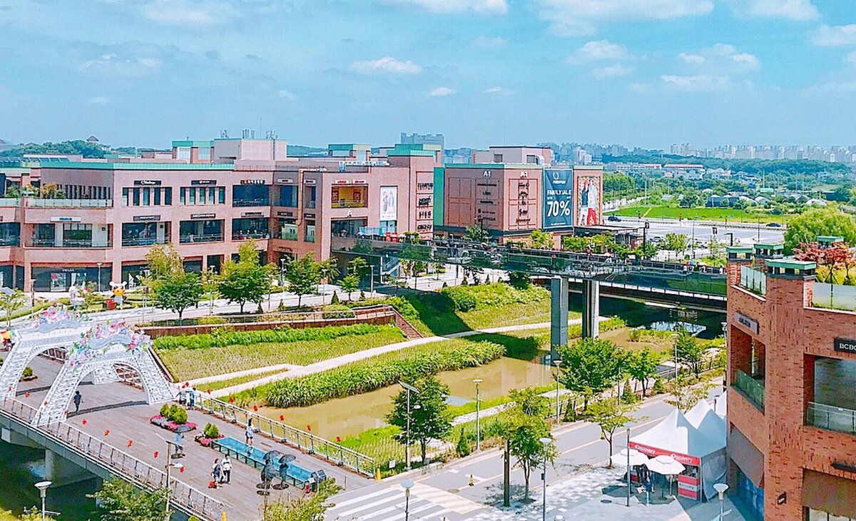 Вид на аутлет. / фото автора