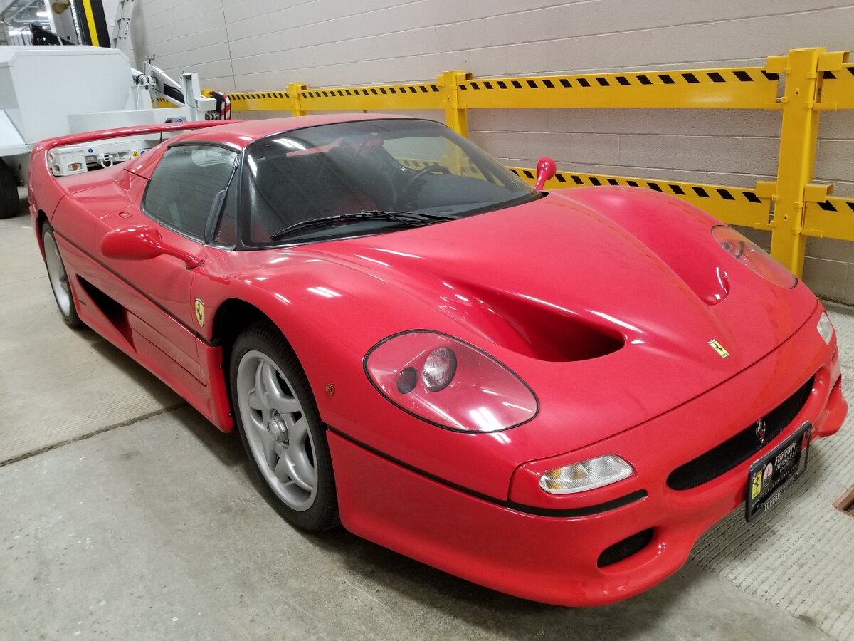 На фото: Украденный Ferrari F50 (Источник: automobilemag.com)