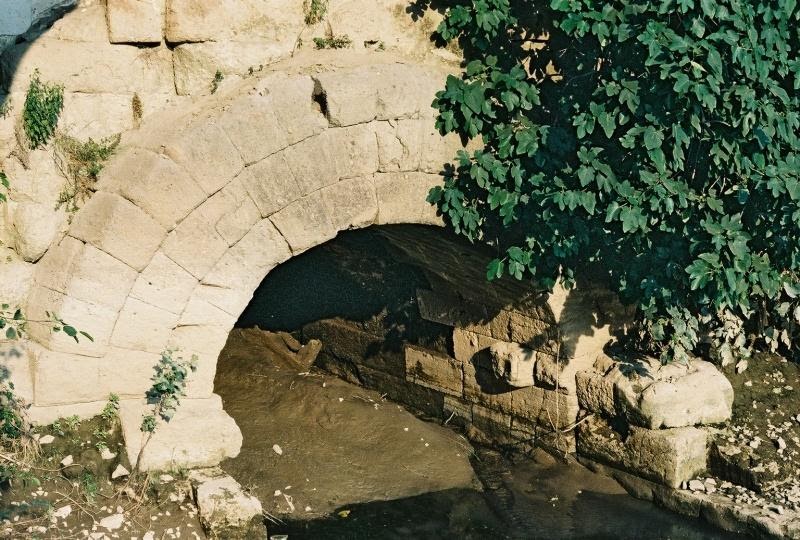 Как громадный Вечный Город не утонул в нечистотах в отличие от маленьких средневековых городишек1