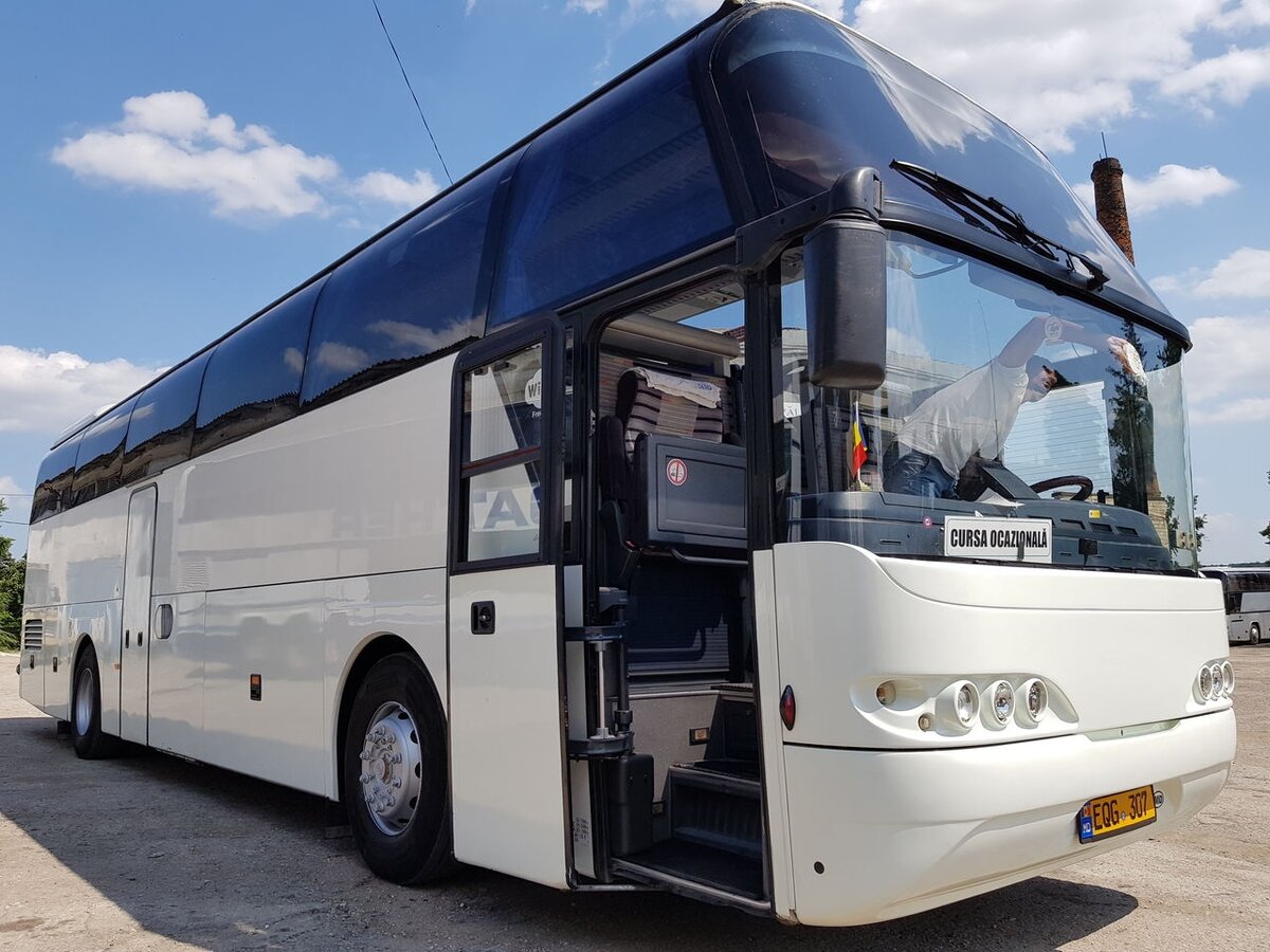 Автобус Neoplan Skyliner