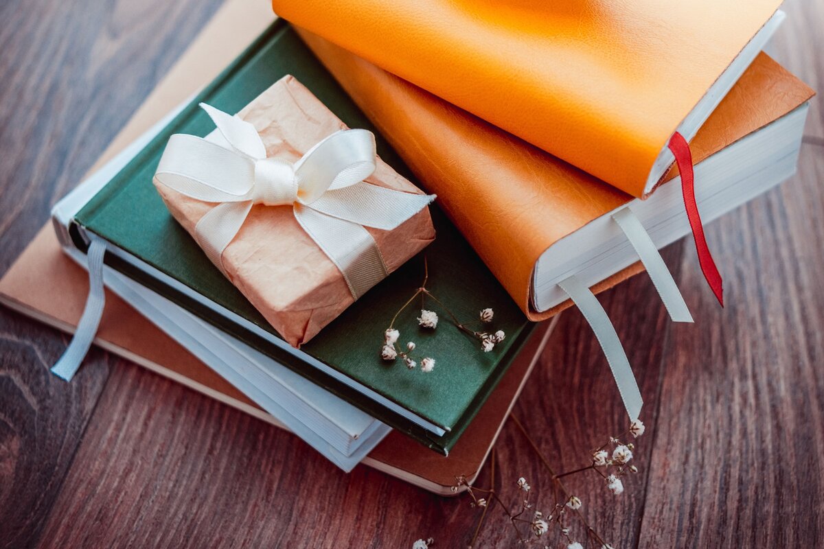 Как упаковать подарок: 13 простых и эффектных идей