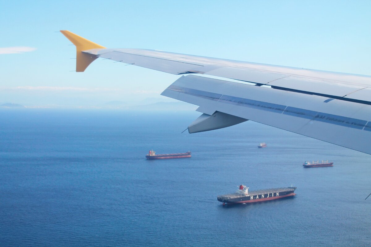 Над Гибралтарским проливом