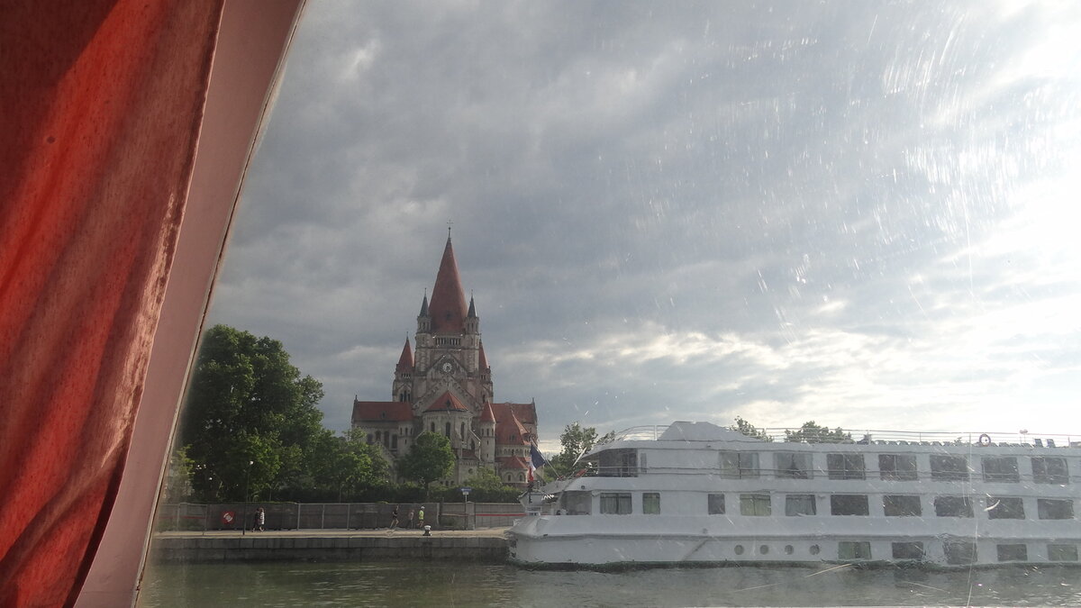 Вид на церковь Франциска Ассизского