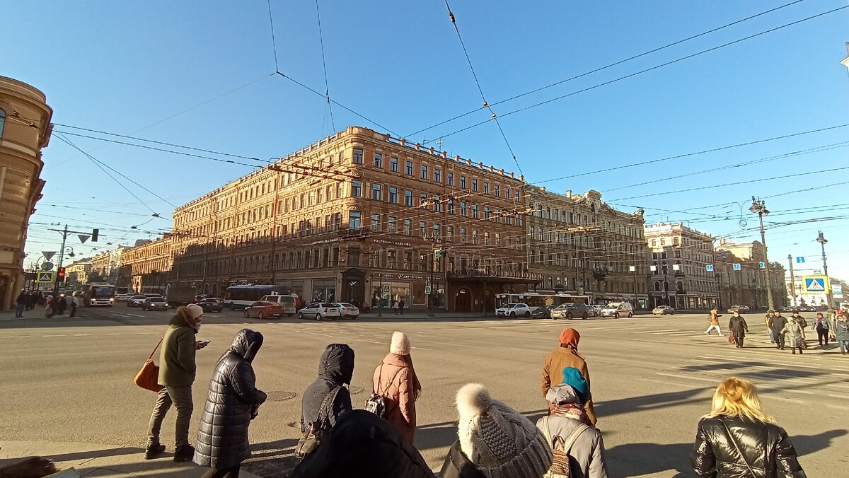 Фото 1. Перекресток Невского и Литейного