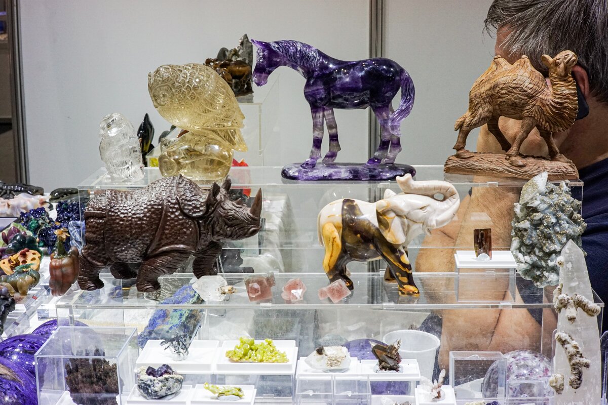 Симфония самоцветов франческа. Выставка симфония самоцветов. Симфония самоцветов 2021 амбер плаза. Амбер плаза на новослободской выставка самоцветы 2022. Симфония самоцветов ярмарка-выставка.