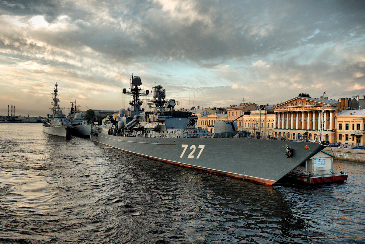 ВМФ России на параде в Санкт-Петербурге
