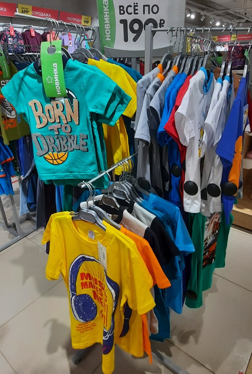 Новинка сезона футболки разных размеров, цены от 199 руб.
