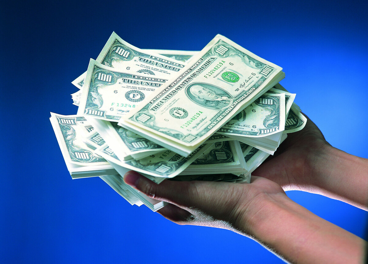 Деньги в долг  источник: perecreditovan.ru