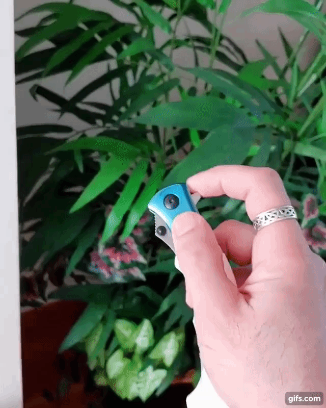 Материал рукояти: Микарта. Тип замка: Liner-Lock