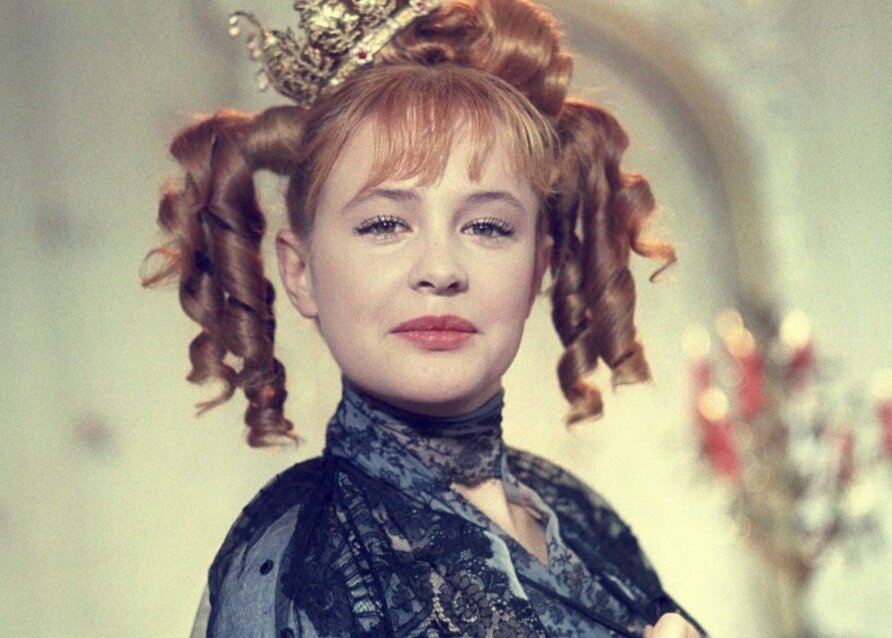 Кадр из фильма «Старая, старая сказка», та самая принцесса Марина Неёлова