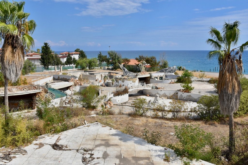 https://media-cdn.tripadvisor.com/media/photo-w/1a/92/e2/5a/naturland-forest-resort.jpg