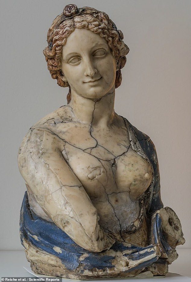 Восковой бюст (фото источника)