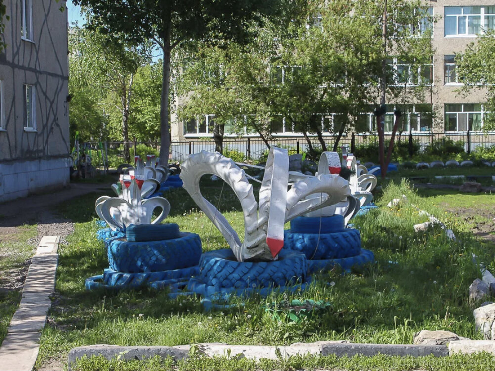 На фото двор в городе Уфа, микрорайон Инорс. Фото взято из Яндекс. Картинки