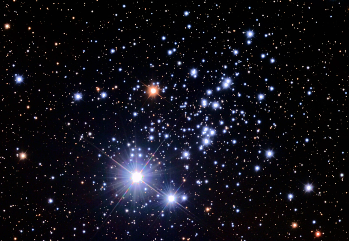 NGC 457. Звезда астрономия. Яркая звезда. Звездные скопления.