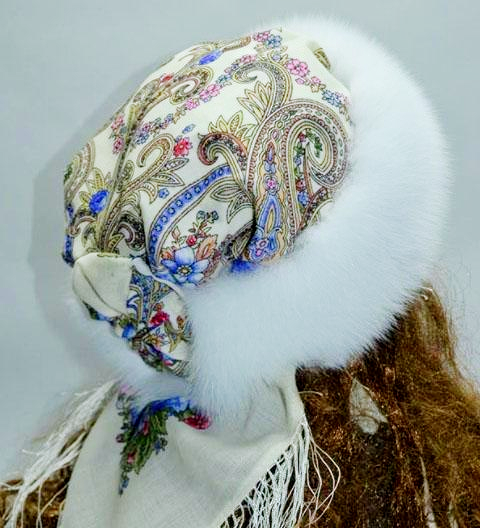 Шапка боярка с белым мехом и платком