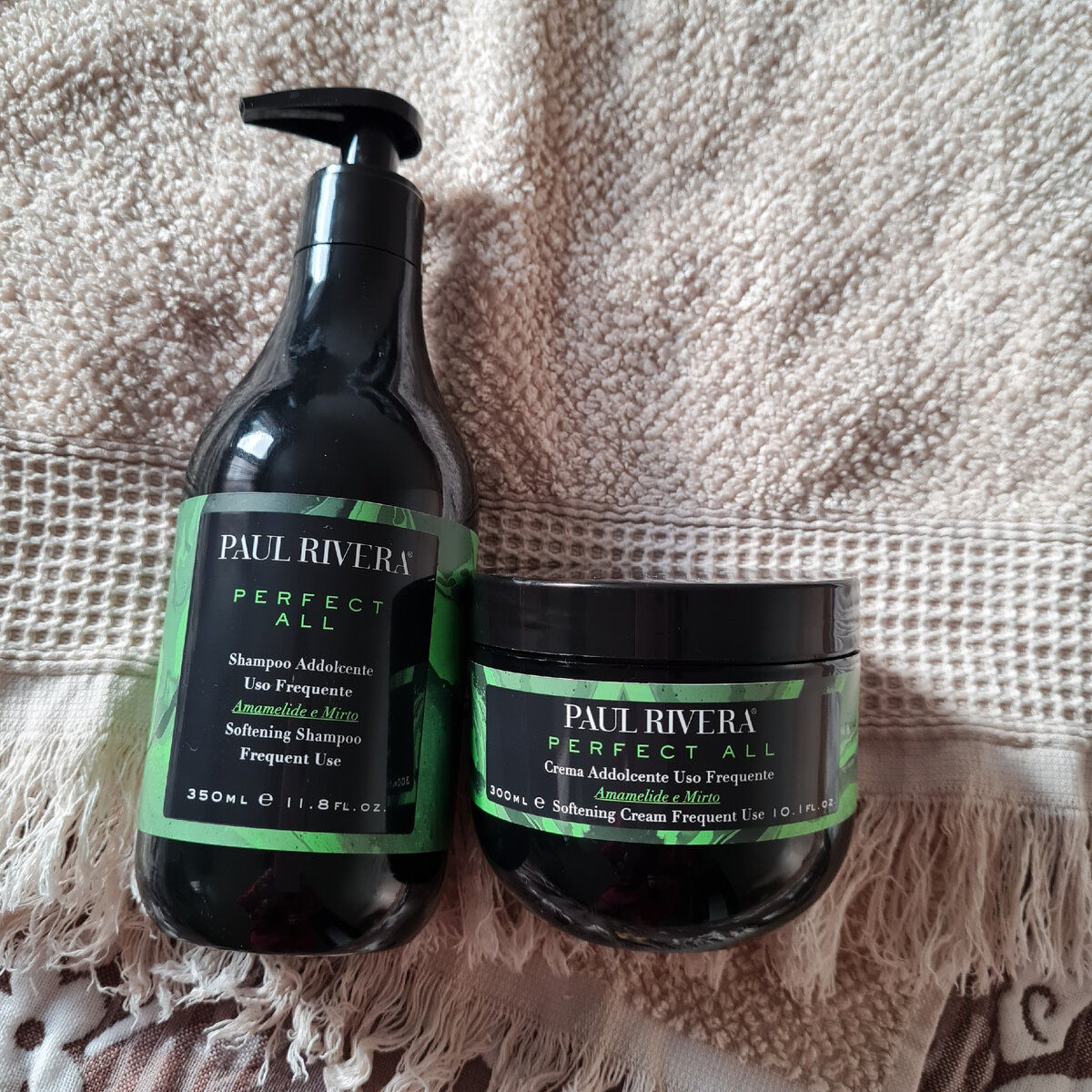Фото автора. Смягчающий шампунь "Paul Rivera" Perfect All объём 350 мл. и крем-кондиционер для волос "Paul Rivera" Perfect All объём 300 мл.