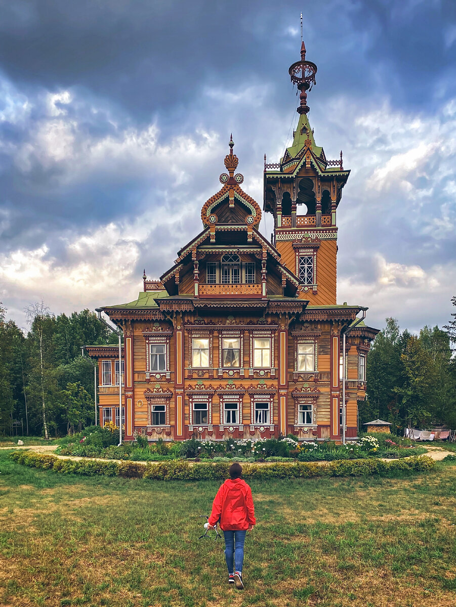 Автор канала и терем