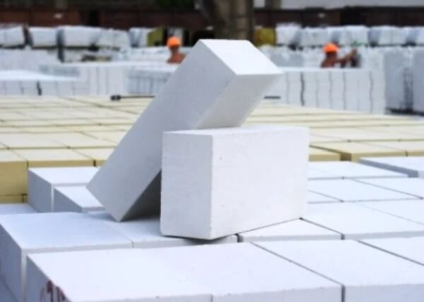 Кирпич или газобетон?