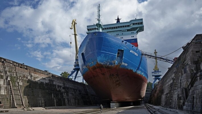 Ледокол "Арктика" в доке на ремонте / фото: Балтийский завод